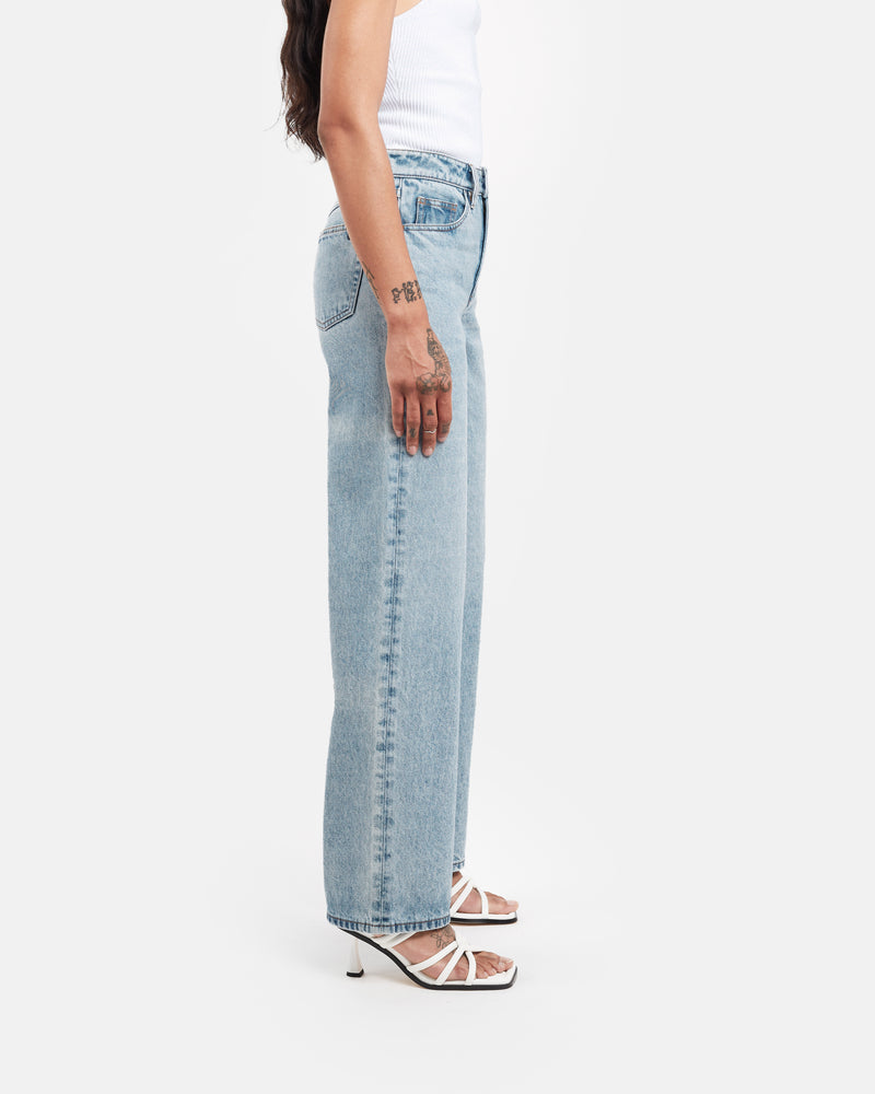 Wide leg jeans in organic light vintage